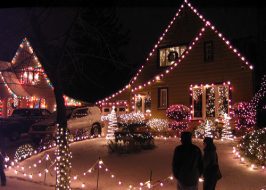 Peacock Lane Portland Holiday/Christmas Lights Pictures & 2019 Schedule | Pedestrian Only Nights Peacock Lane