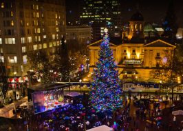 Portland Christmas / Holiday Tree Pictures, Video & 2018 Info: Arrival, Lighting, Sing-A-Long, Hot Chocolate | Pioneer Square Portland Christmas Holiday Tree