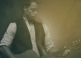 Singer-songwriter Amos Lee w/ Oregon Symphony @ Arlene Schnitzer Concert Hall | Modern Rhythms & Classic Instrumentation Amos Lee
