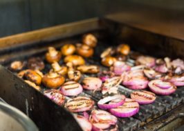 Win Tickets ($168): Portland Spirit Presents Friday Night Barbecue Cruise | Dinner Views of Downtown Portland, Savory Menu feature image Friday Barbecue Dinner Cruise Aboard the Portland Spirit