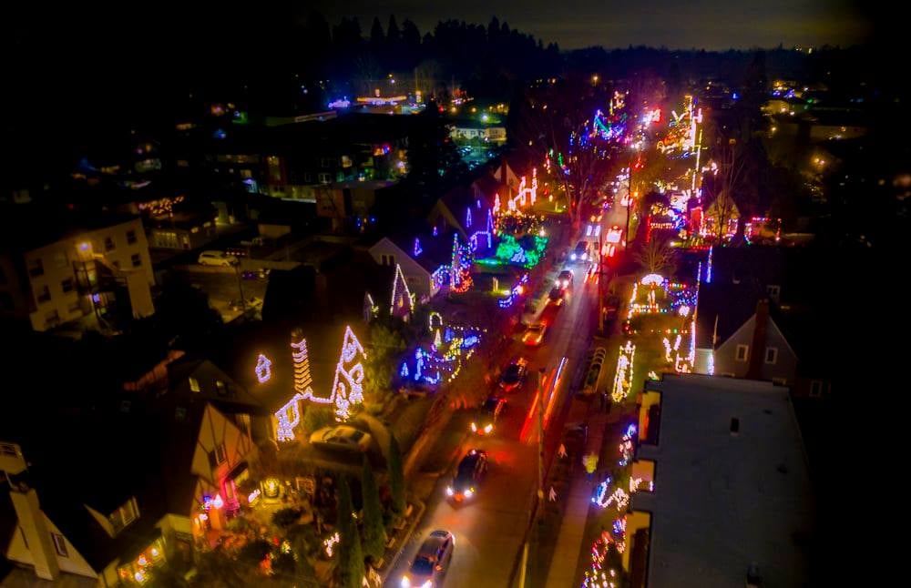 Peacock Lane Portland Christmas/Holiday Lights Display 2021 Schedule